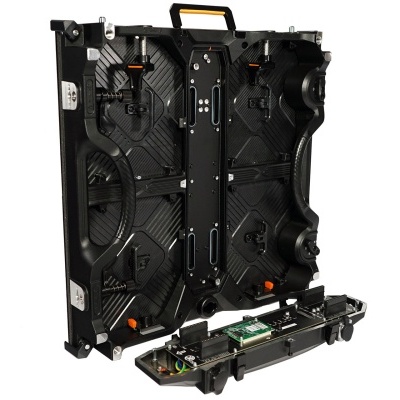 Painel LED modular preto com estrutura metálica e componentes eletrónicos expostos