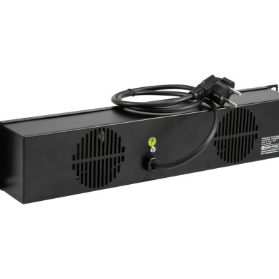 dispositivo electrónico preto retangular com ventoinhas e cabo eléctrico