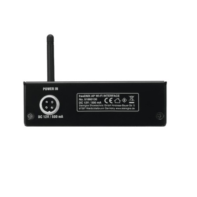 Dispositivo preto com antena e etiqueta técnica no painel