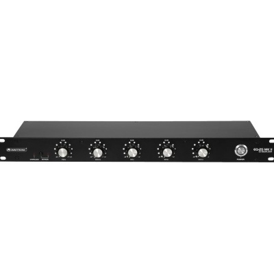 Interface de áudio Focusrite Scarlett 18i6 3rd Gen preta com botões e luzes