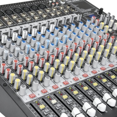 OMNITRONIC LMC-2642FX USB Mixing Console