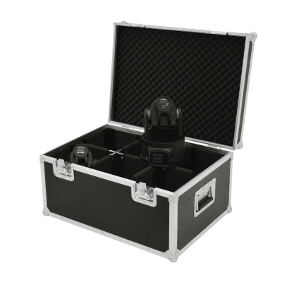 Estojo preto aberto com três dispositivos eletrónicos pretos dentro