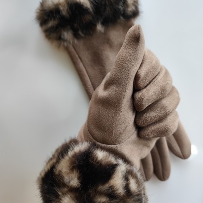 Luvas castanhas com punhos de pele sintética castanha e bege