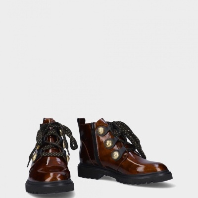 Botas de senhora castanhas tipo verniz com atacadores e botões dourados