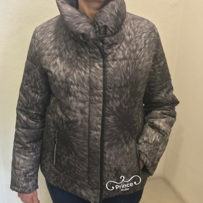 Casaco acolchoado cinzento com padrão e fecho