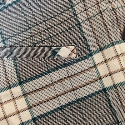 tecido xadrez cinza bege verde com textura têxtil e costuras visíveis