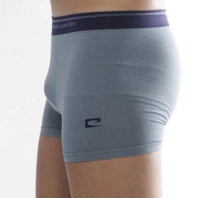 Cuecas boxer cinza para homem com cós azul e escrita 'pierre cardin'
