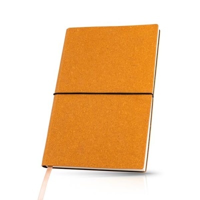 Caderno laranja com elástico preto e fita marcador