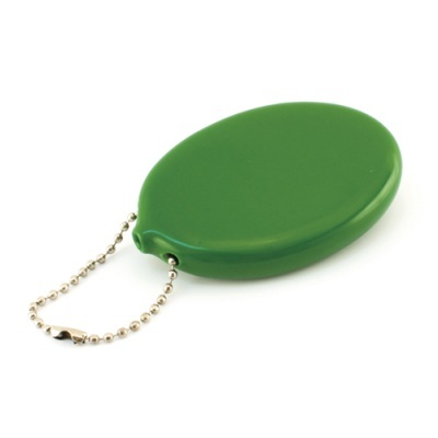 Chaveiro oval verde com corrente de metal