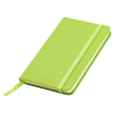 Caderno verde claro com elástico e marcador de fita.