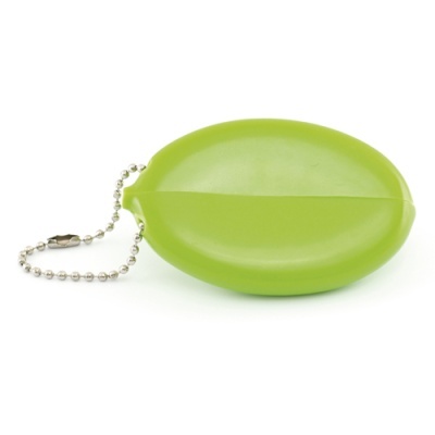 Chaveiro verde em forma de semente com corrente de esferas prateadas