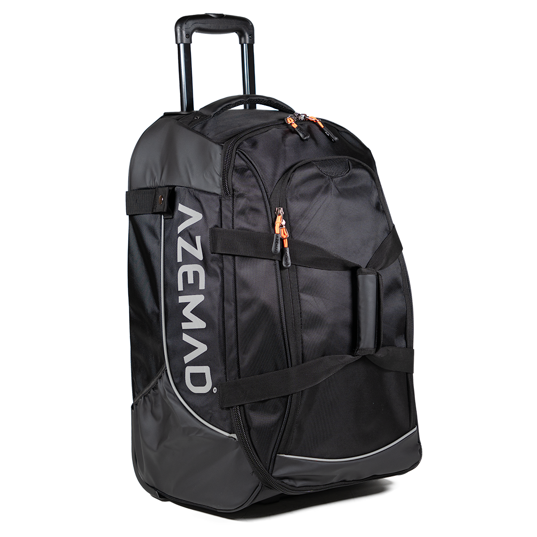 Mala de viagem preta com rodas e pega telescópica e logótipo AZEMAD