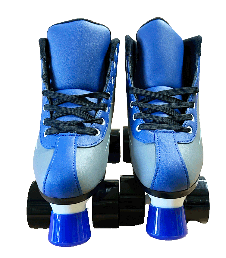 Par de patins clássicos azuis e cinzentos com rodas pretas