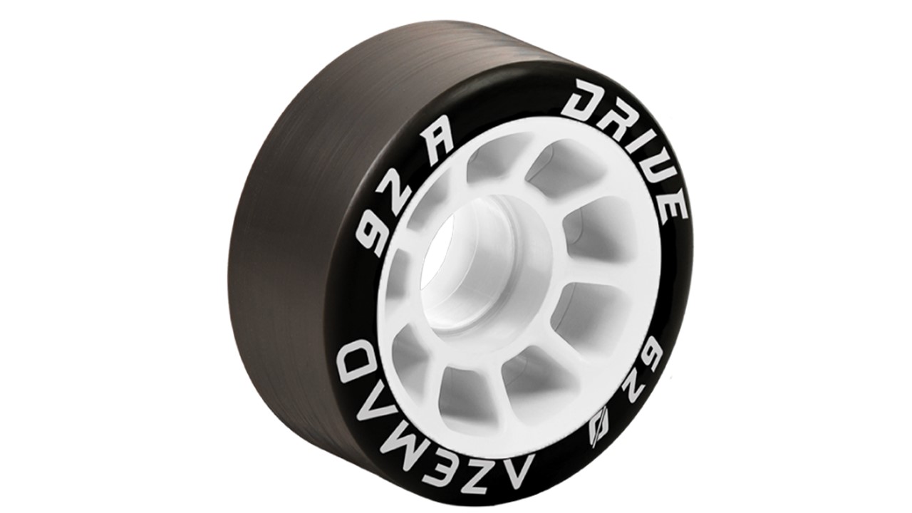 Roda de skate preta com carcaça branca e texto impresso