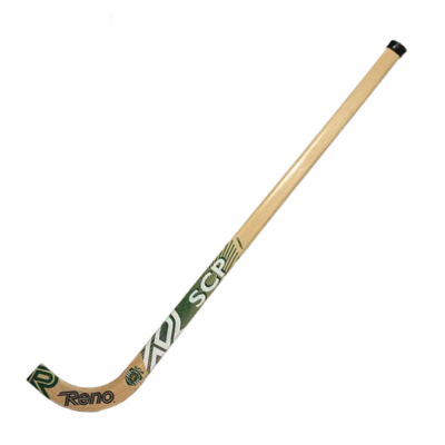 Stick de hóquei em patins de madeira com inscrições e símbolos verdes e brancos.