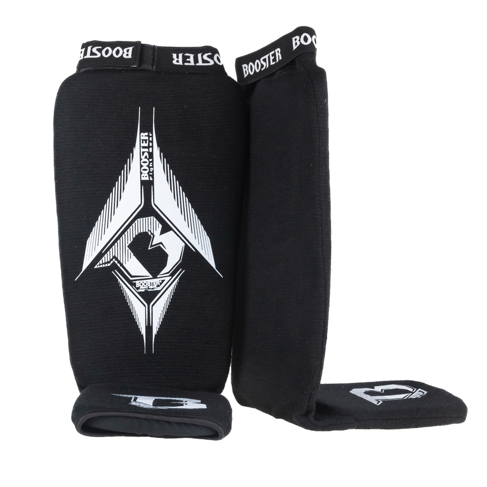 Booster AMSG PRO 1 Protetores de canela pretos com logótipo branco BOOSTER e design geométrico branco no centro.