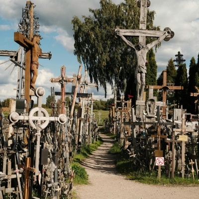 RA25 - Peregrinação ao Países Bálticos: visitando Vilnius, Colina das Cruzes, Riga, Tallin e Sigulda