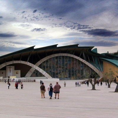 CA17 - Itália, visitando: Nápoles, Roma, Pompeia, Montecassino e San Giovanni Rotondo