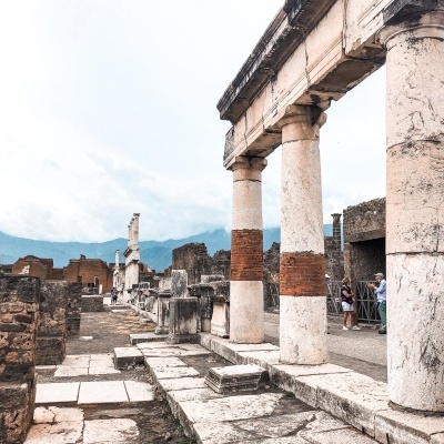 CA17 - Itália, visitando: Nápoles, Roma, Pompeia, Montecassino e San Giovanni Rotondo