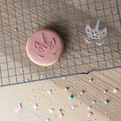 Carimbo de bolachas - Unicórnio com flores