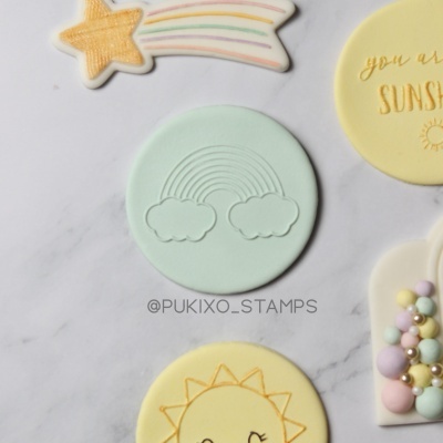 Carimbo de bolachas - Arco-íris com nuvens