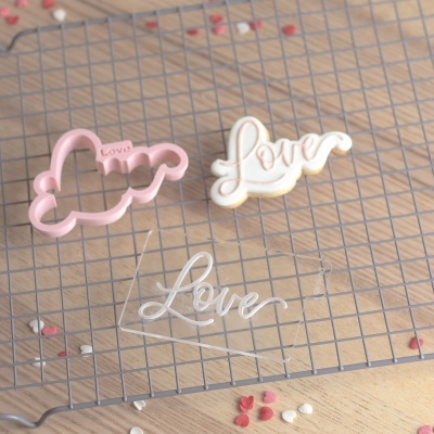 Carimbo + cortador Love