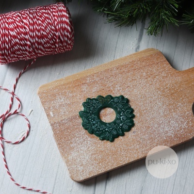 Carimbo + cortador - Coroa de Natal com furo