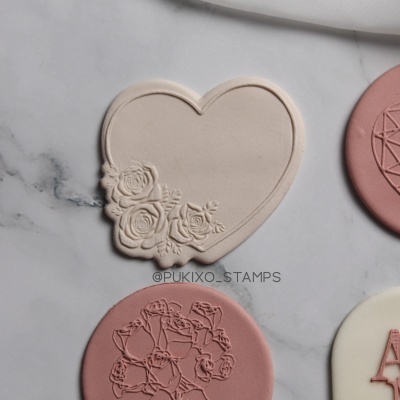 Carimbo + cortador - Coração com flores em relevo