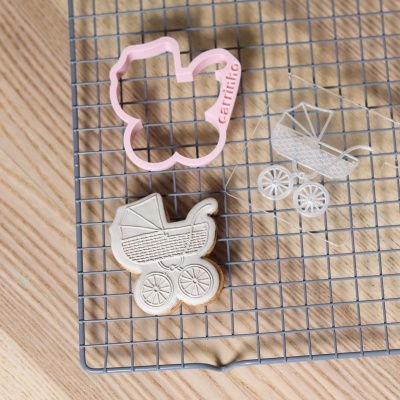 Carimbo + cortador Carrinho de bebé com cesta vintage