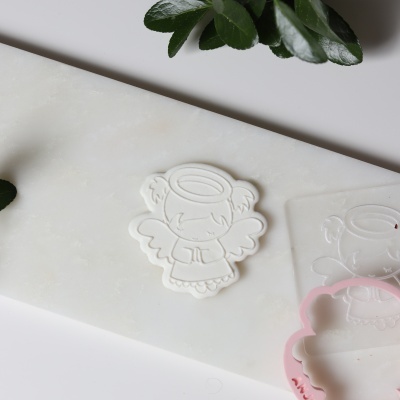 Carimbo + cortador Anjinho menina