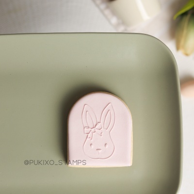 Carimbo de bolachas - Coelhinha minimalista com laço