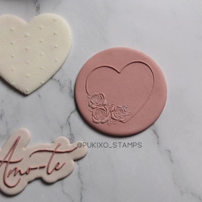 Carimbo de bolachas - Coração com flores em relevo
