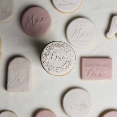 Carimbo de bolachas - Mãe com coroa de flores