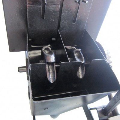 Semeador de Milho Tradicional