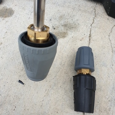 Pontas de pistolas de lavagem sob pressão em plástico cinzento e preto com metal dourado