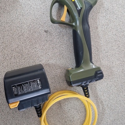 Tesoura ALPEN/FELCO 40 C/2 Baterias