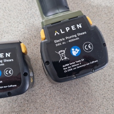 Tesoura ALPEN/FELCO 40 C/2 Baterias