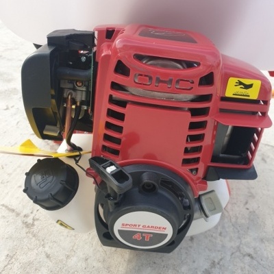 Motor de combustível vermelho e preto para equipamento de jardim com marcações OHC e SPORT GARDEN 4T