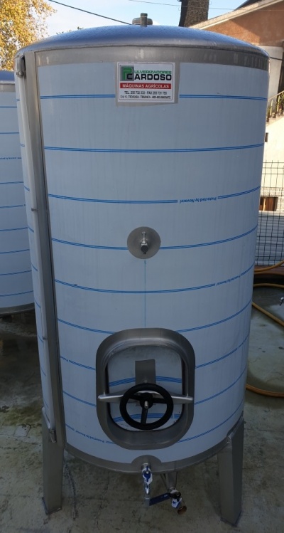 Cuba Inox Vinho 675 Litros Porta Lateral