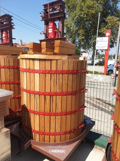 Prensa Hidraulica P/Vinho 32T C/Elevador