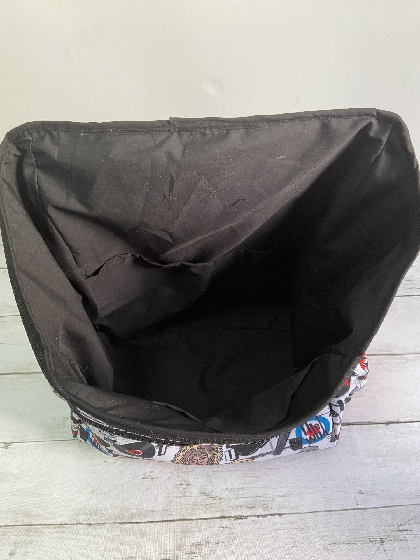 Mochila Busy Mom Spooky Frames - Por Encomenda