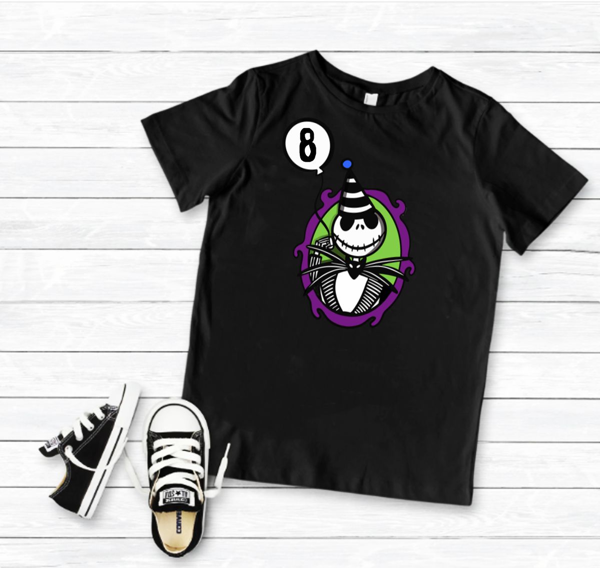 Camiseta preta com desenho de personagem esquelético e bola de bilhar número 8