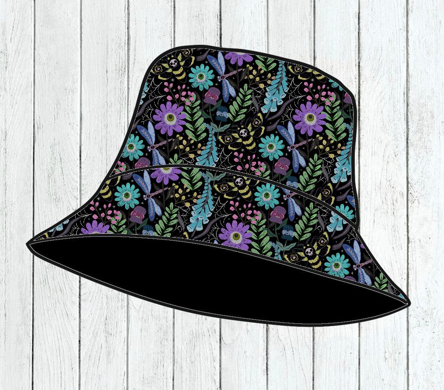 Chapéu tipo balde floral com insetos em várias cores