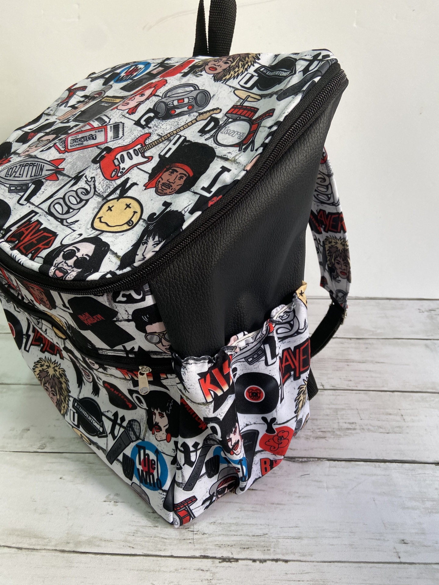 Mochila Busy Mom Spooky Frames - Por Encomenda