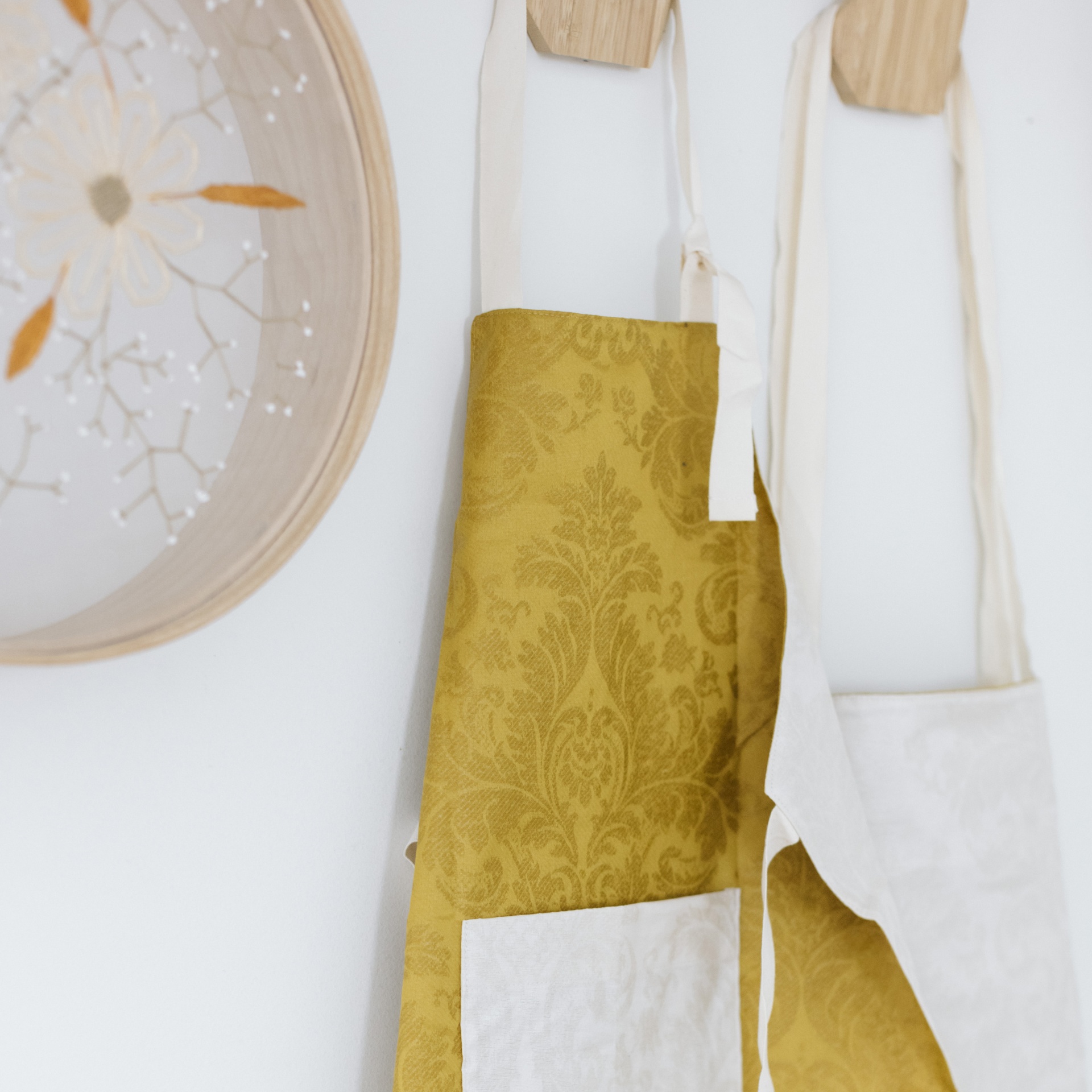 Avental Reversível em Tecido Resinado - Criança