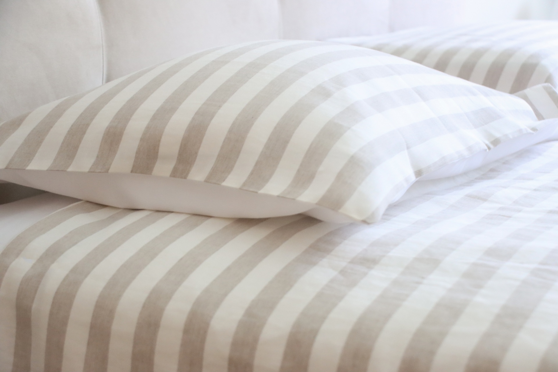 Conjunto de Cama Bege Riscas Largas