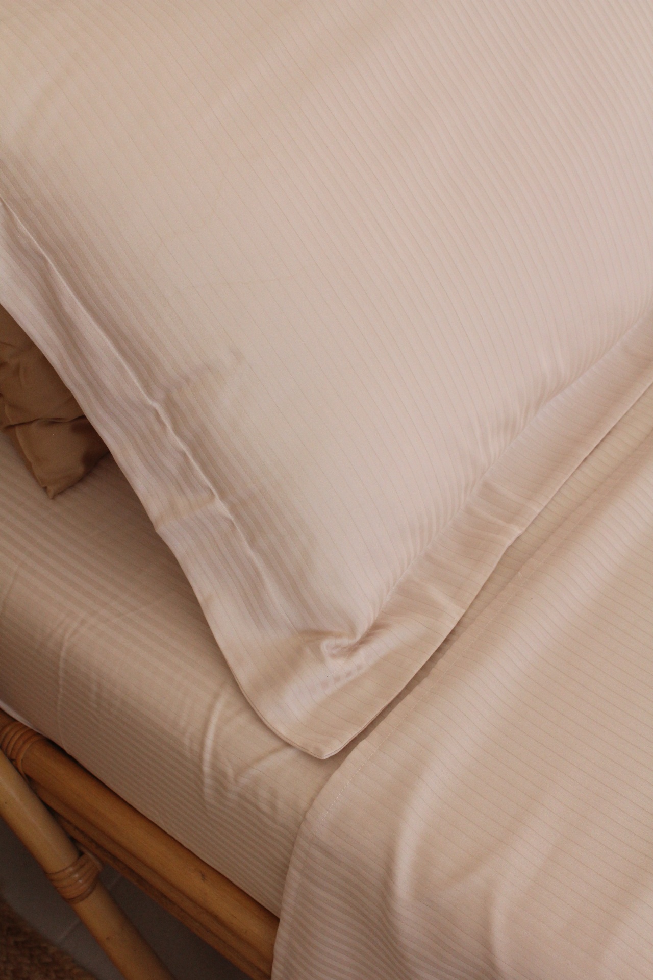 Conjunto de Lençóis de Cetim Riscas Pérola Rosa