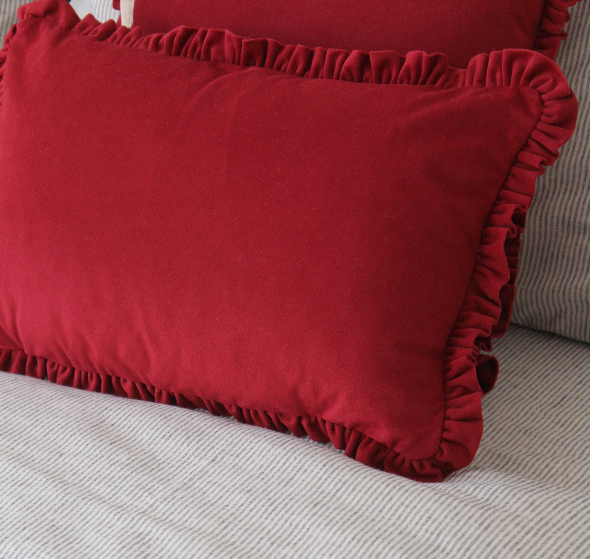 Capa de Almofada Veludo com Folho