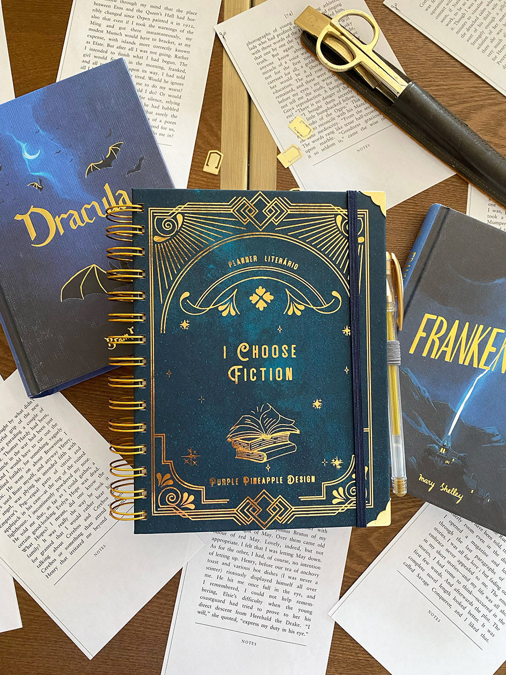 ✧ Gold and Blue ✧  I choose Fiction ✧ Planner Literário✧