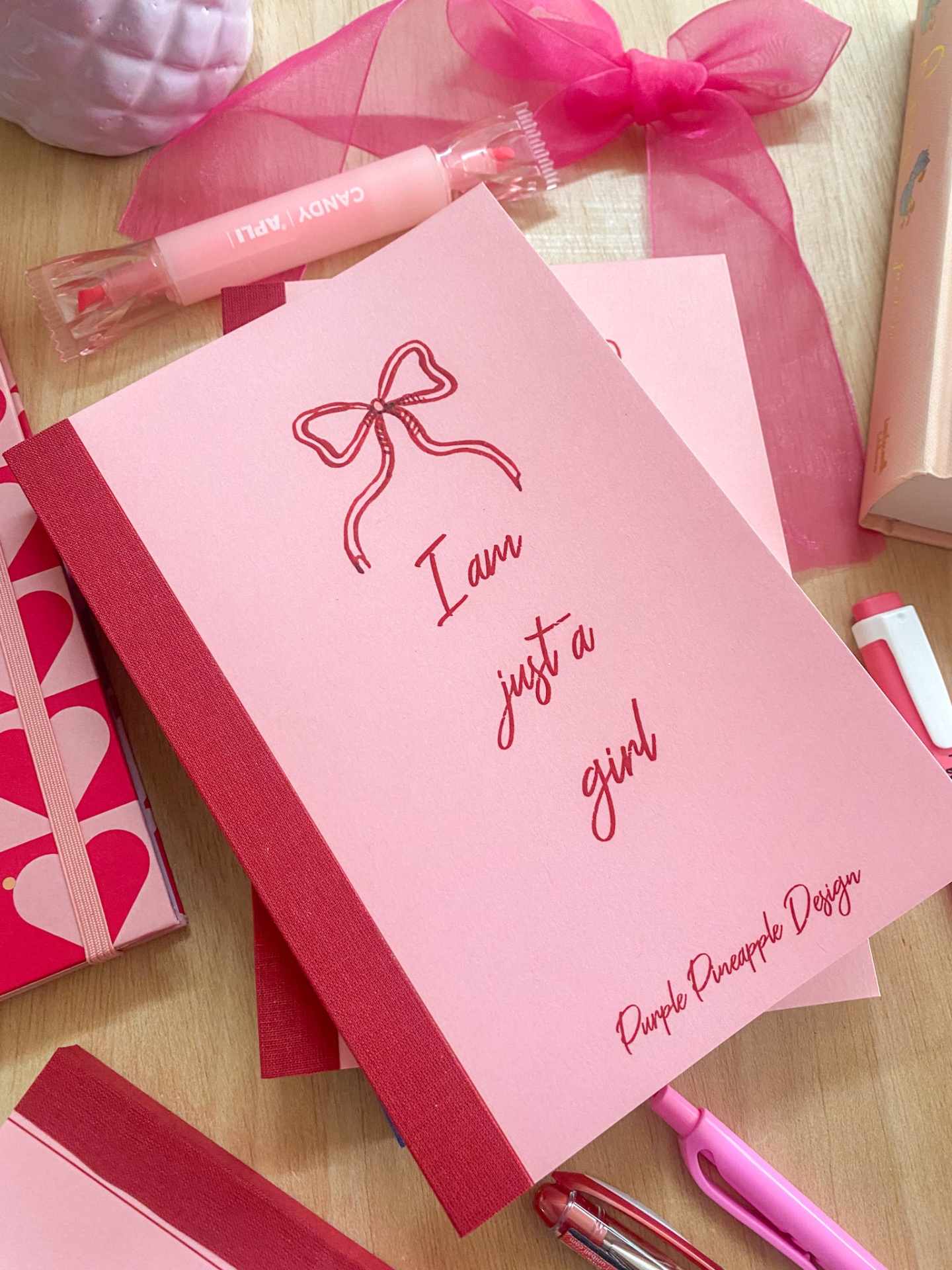 I am just a girl 🎀 caderno A5